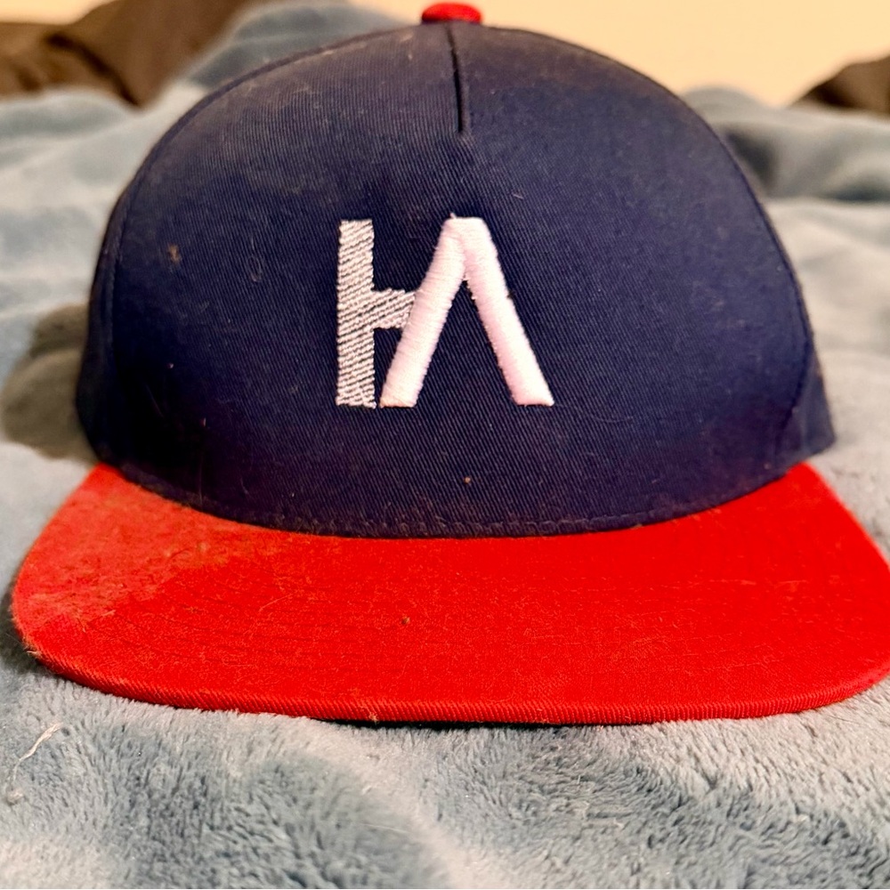 Hoodie Allen hat